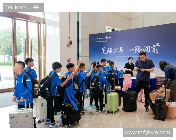 何塞卢重返故乡青训基地追寻足球梦想与成长之路