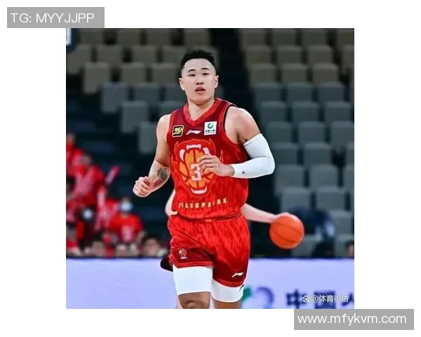 贺希宁引领深圳队在CBA赛季中奋勇争先展现篮球风采