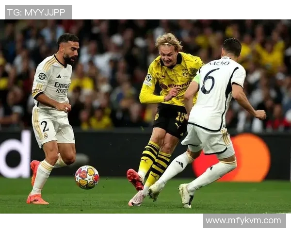 多特主帅因个人原因突然辞职，球迷震惊与猜测